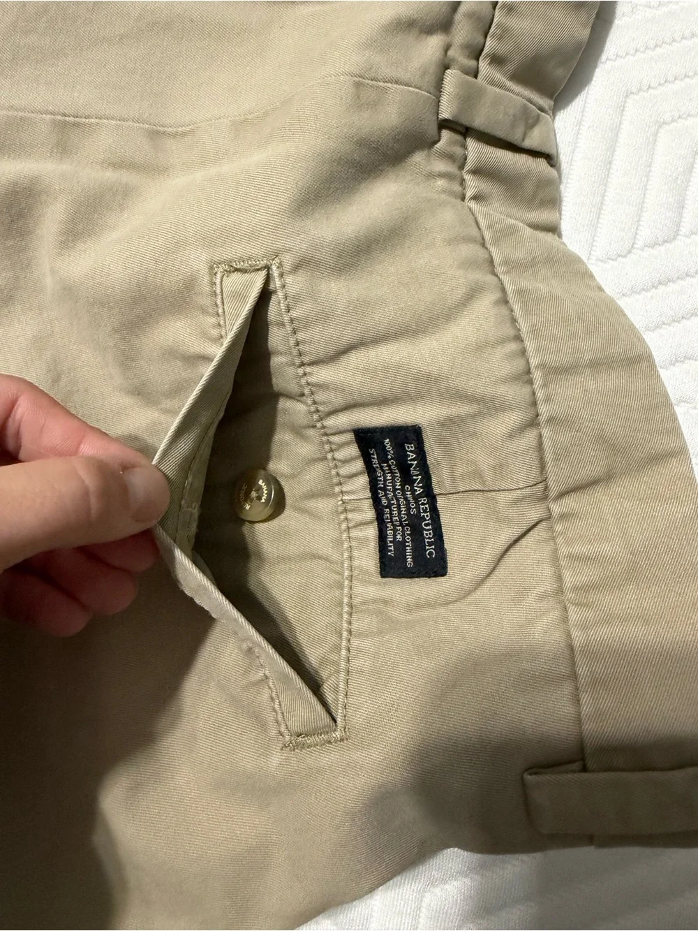 Banana Republic Men's Aiden Chino in Khaki 33x30